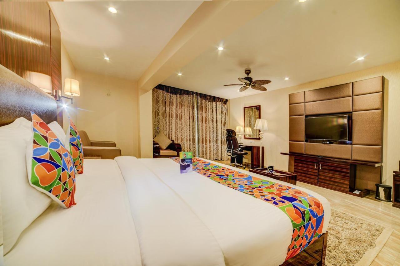 Fabhotel Prime Sarala Crown With Pool - Nr Calangute Beach Esterno foto