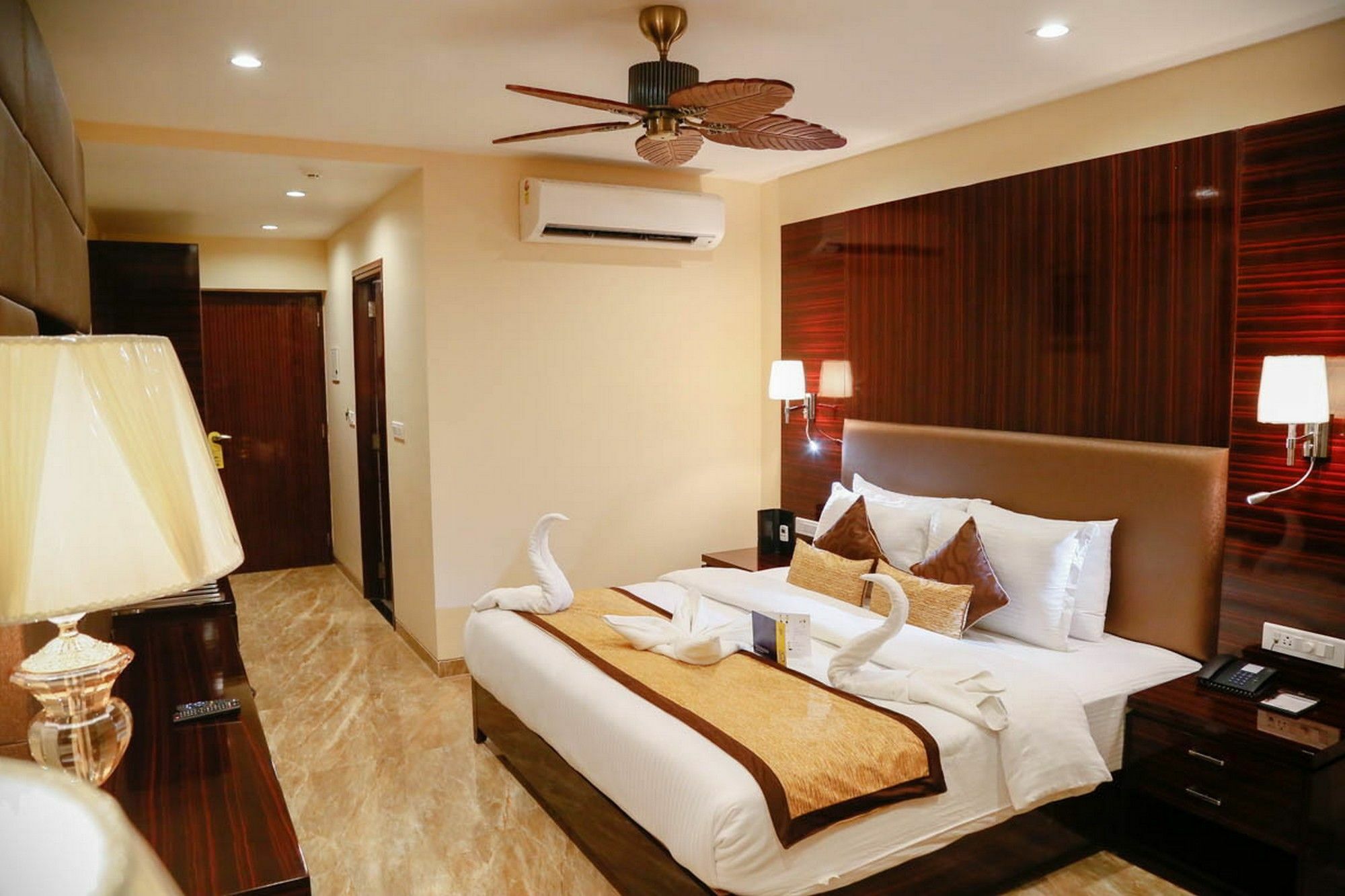 Fabhotel Prime Sarala Crown With Pool - Nr Calangute Beach Esterno foto