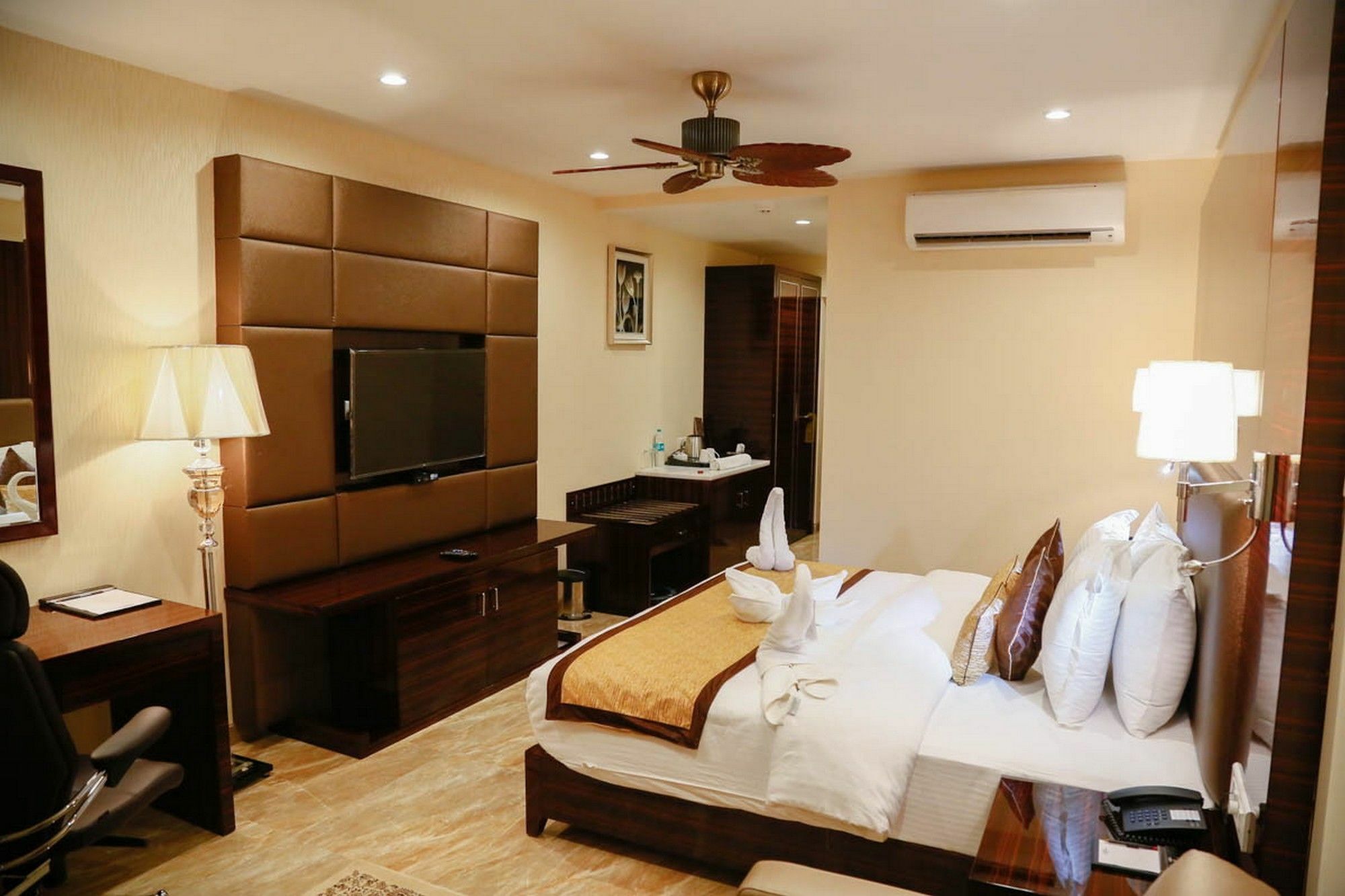 Fabhotel Prime Sarala Crown With Pool - Nr Calangute Beach Esterno foto