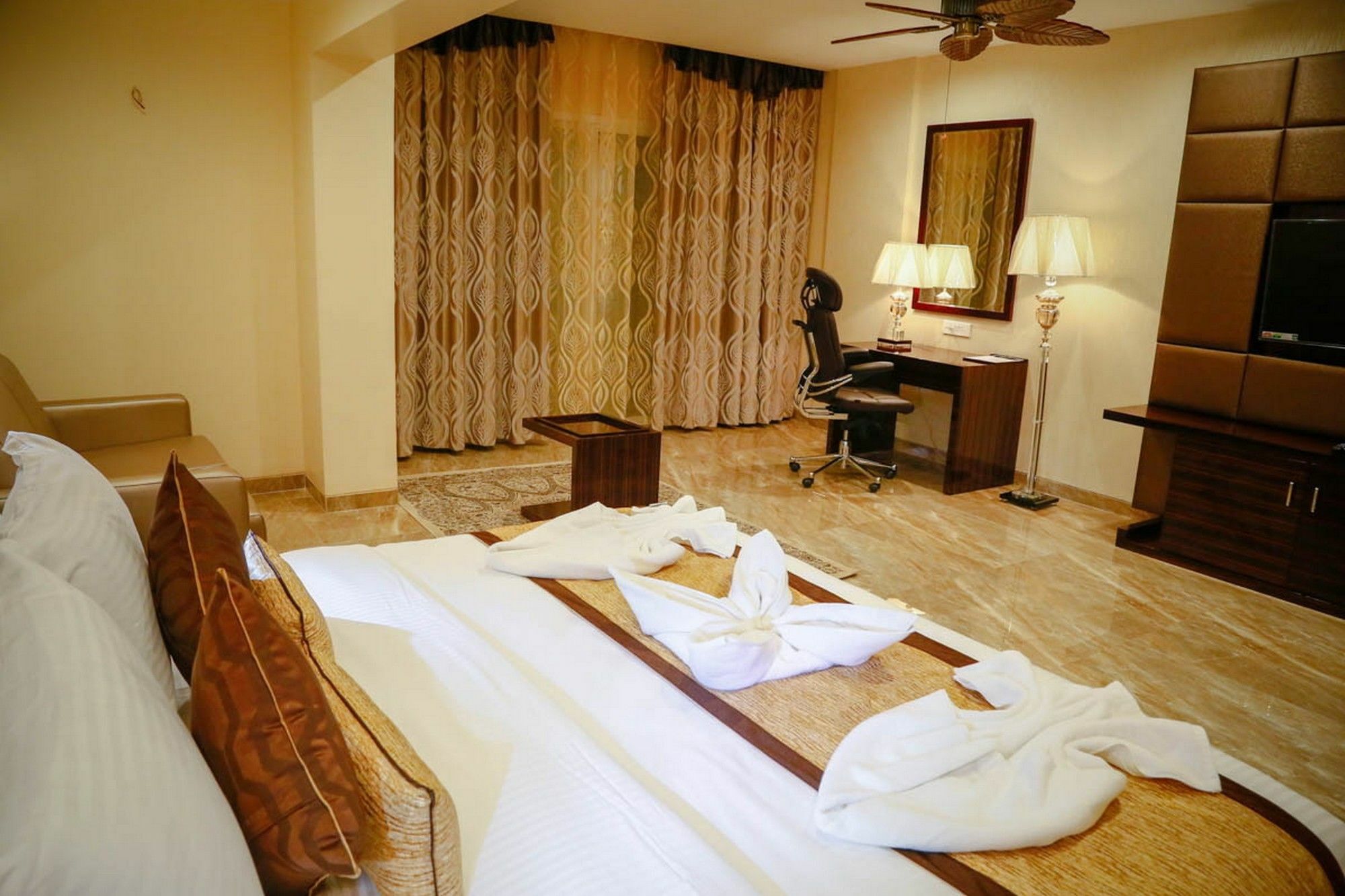 Fabhotel Prime Sarala Crown With Pool - Nr Calangute Beach Esterno foto